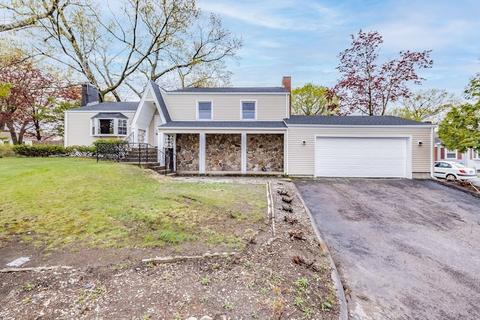 5 Harvey St, Chicopee, MA 01020 photo 1
