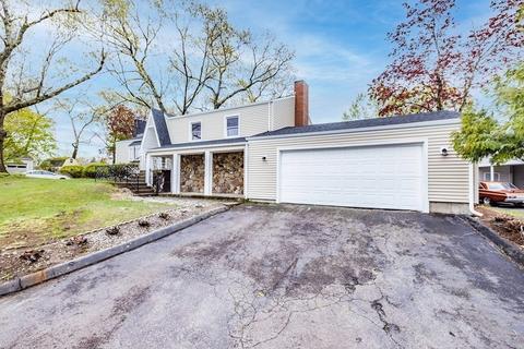 5 Harvey St, Chicopee, MA 01020 photo 2