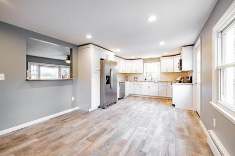 5 Harvey St, Chicopee, MA 01020 photo 14