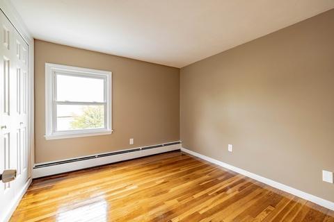 5 Harvey St, Chicopee, MA 01020 photo 17
