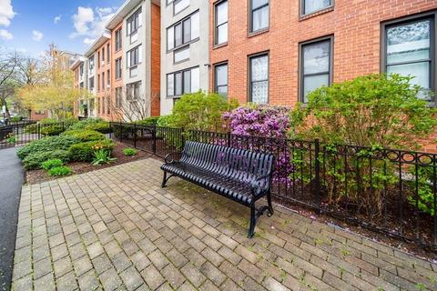 28 Juniper St #80, Brookline, MA 02445 photo 3
