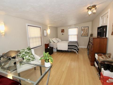 1 Crillon Rd, Worcester, MA 01605 photo 9