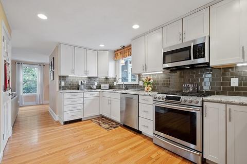 22 Spring Valley Rd, Methuen, MA 01844 photo 11