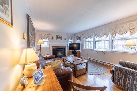 30 Willow Rd, Marblehead, MA 01945 photo 3