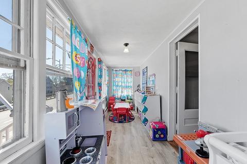 207 Hamilton St, Worcester, MA 01604 photo 9