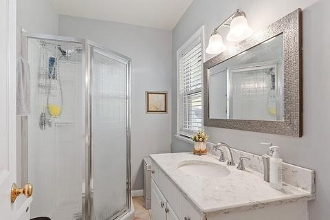 207 Hamilton St, Worcester, MA 01604 photo 27