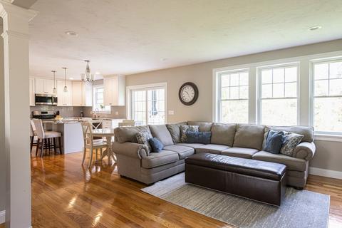 4 Chieftain Way, Walpole, MA 02032 photo 9