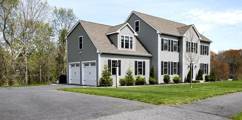4 Chieftain Way, Walpole, MA 02032 photo 2