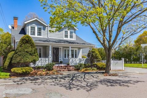 3 Laurel St, Marblehead, MA 01945 photo 2