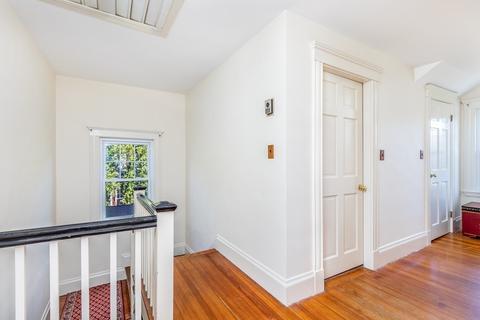 3 Laurel St, Marblehead, MA 01945 photo 17