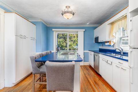 3 Laurel St, Marblehead, MA 01945 photo 12