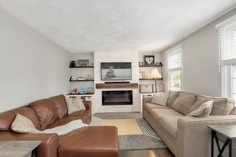 168 Lowell St, Reading, MA 01867 photo 4