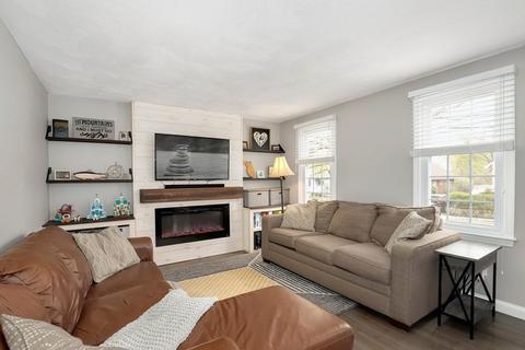 168 Lowell St, Reading, MA 01867 photo 3