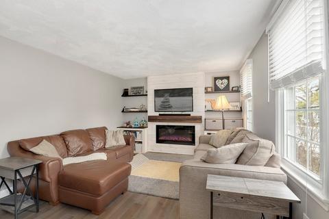168 Lowell St, Reading, MA 01867 photo 5