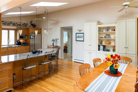 5 Walnut St, Marblehead, MA 01945 photo 8