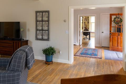 5 Walnut St, Marblehead, MA 01945 photo 5
