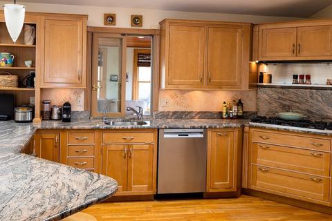 5 Walnut St, Marblehead, MA 01945 photo 6