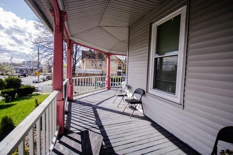 29 Locust St, Springfield, MA 01108 photo 4