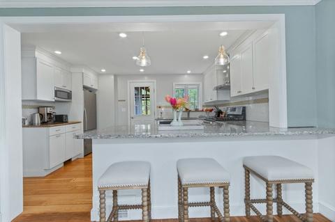 427 Main St, Hingham, MA 02043 photo 4