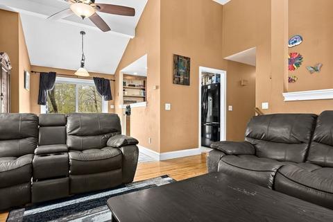 7 High St, Georgetown, MA 01833 photo 4