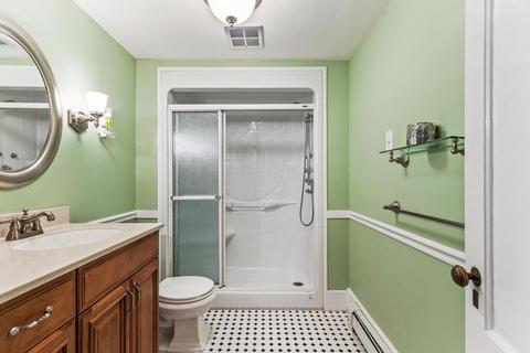 76 Mineral St, Reading, MA 01867 photo 16