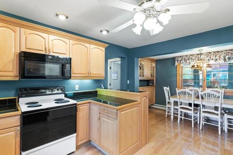 76 Mineral St, Reading, MA 01867 photo 14