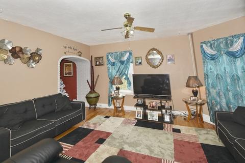 63 Whipple St, Worcester, MA 01607 photo 4