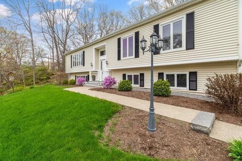 1 Willowbrook Dr, Framingham, MA 01702 photo 2