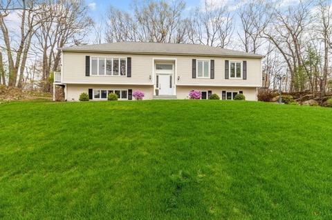 1 Willowbrook Dr, Framingham, MA 01702 photo 1