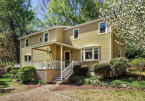13 Eustis St, Marshfield, MA 02050 photo 2