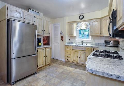 13 Eustis St, Marshfield, MA 02050 photo 6