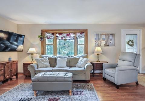13 Eustis St, Marshfield, MA 02050 photo 3