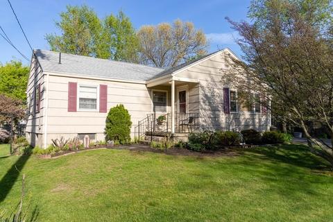 119 Bacon Rd, Springfield, MA 01119 photo 1