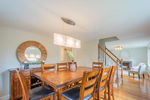 18 Eldred St, Lexington, MA 02420 photo 8