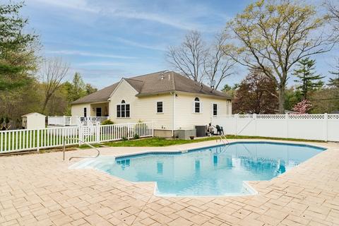 346 Elm St W, Raynham, MA 02767 photo 2