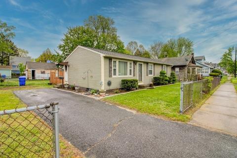 7 Denver St, Springfield, MA 01109 photo 3