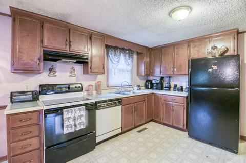 7 Denver St, Springfield, MA 01109 photo 4