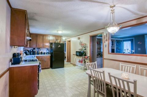 7 Denver St, Springfield, MA 01109 photo 5