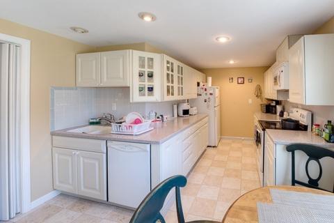 29 Pine Hill Rd, Springfield, MA 01118 photo 10