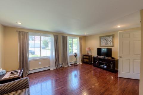 29 Pine Hill Rd, Springfield, MA 01118 photo 12