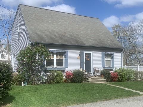 90 Gatehouse Dr, Fall River, MA 02720 photo 1