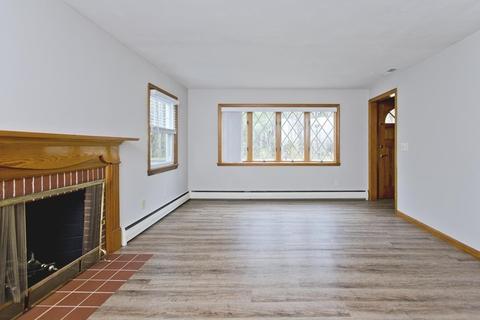 534 Pendleton Ave, Chicopee, MA 01020 photo 8