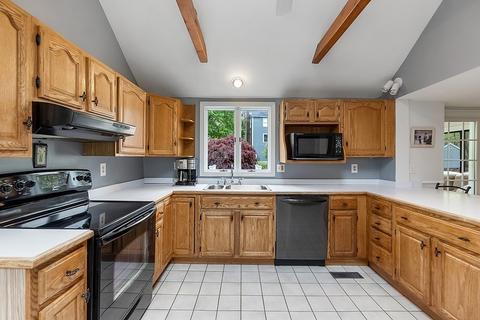 26 Crane Ave, Maynard, MA 01754 photo 9