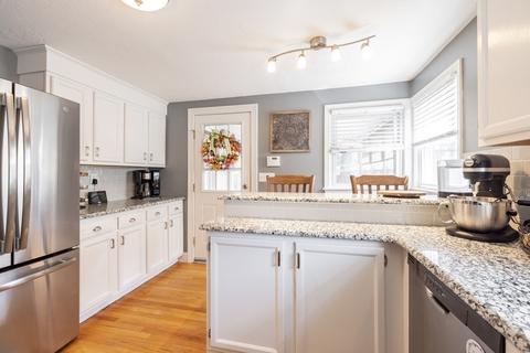 89 Roosevelt Ave, Springfield, MA 01118 photo 6