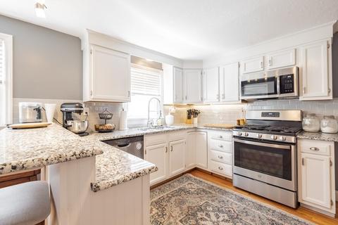 89 Roosevelt Ave, Springfield, MA 01118 photo 2