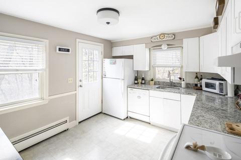 6 Buttonwood Rd, Stoneham, MA 02180 photo 8