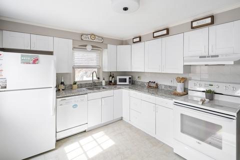 6 Buttonwood Rd, Stoneham, MA 02180 photo 11