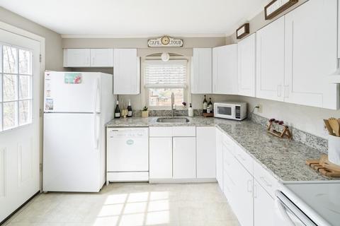 6 Buttonwood Rd, Stoneham, MA 02180 photo 10