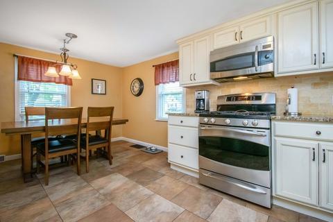 250 Edendale St, Springfield, MA 01104 photo 8