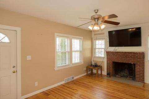 12 Collins St, Danvers, MA 01923 photo 9